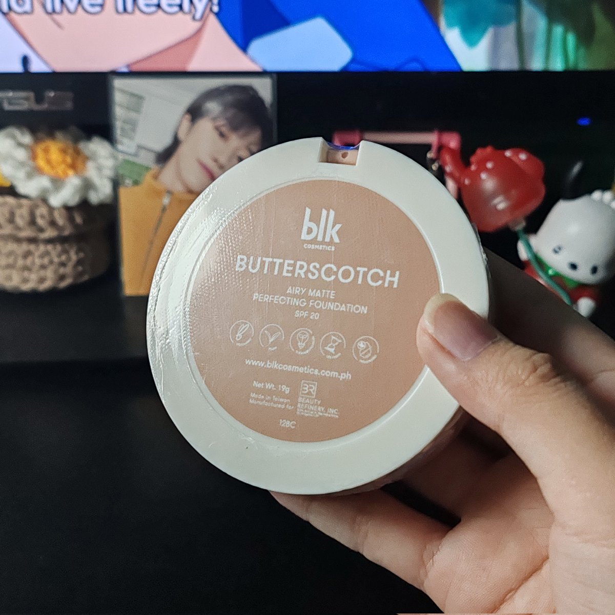 chenotchwe_'s tweet photo. 「 wts lfb | ph only 」

not kpop related! 

hello, is anyone interested in these blk make up? i bought the wrong shade. 😔

airy-matte foundation and perfecting foundation both in the shade of butterscotch — ₱1,100
   ⊹ selling as set
   ⊹ swatched the liquid one kaya opened https://t.co/WfTzVTEe9z