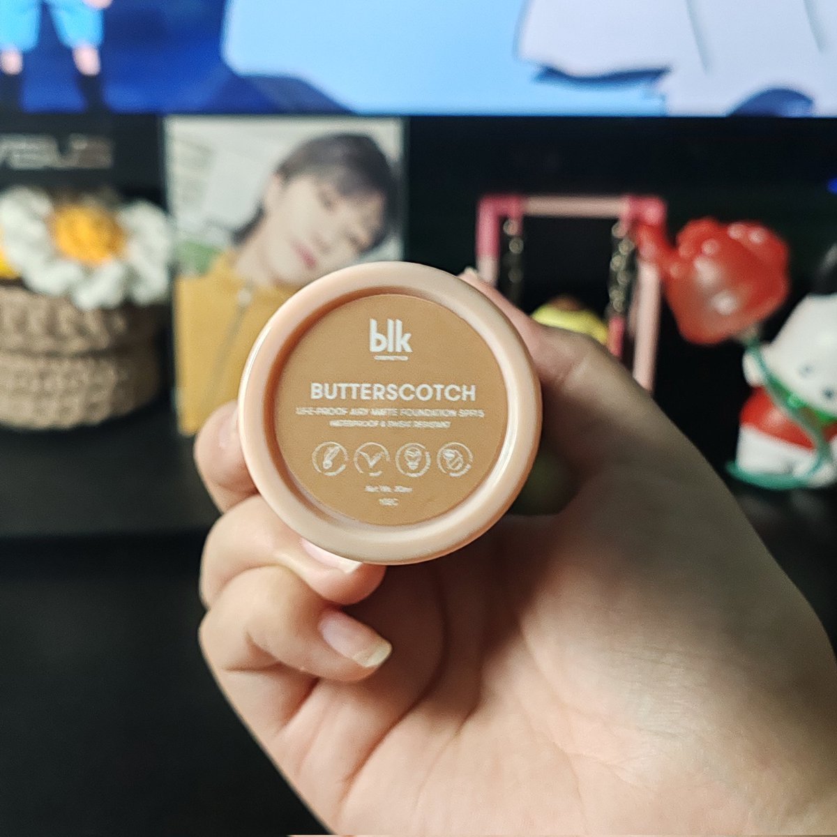 chenotchwe_'s tweet photo. 「 wts lfb | ph only 」

not kpop related! 

hello, is anyone interested in these blk make up? i bought the wrong shade. 😔

airy-matte foundation and perfecting foundation both in the shade of butterscotch — ₱1,100
   ⊹ selling as set
   ⊹ swatched the liquid one kaya opened https://t.co/WfTzVTEe9z