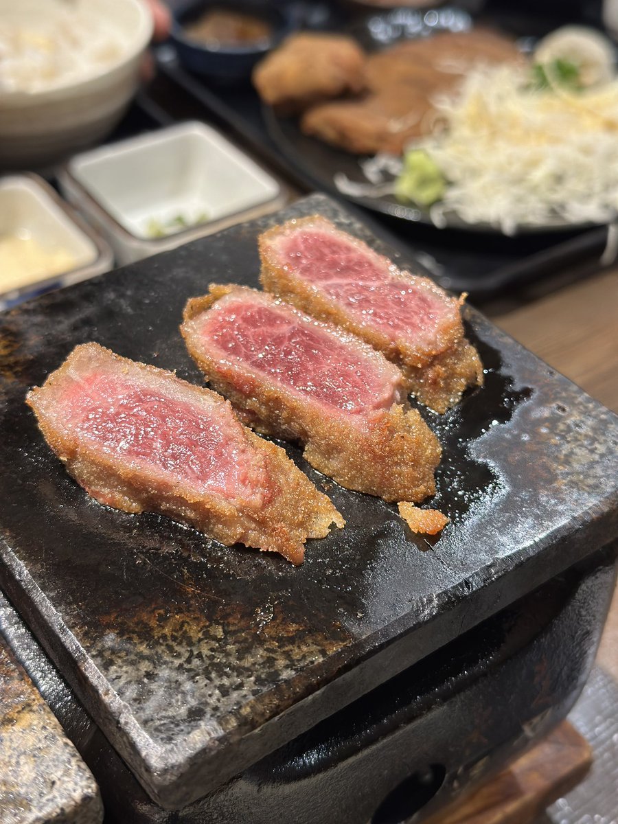 offclASTRO's tweet photo. 다시 시작하고나선 맛있는거 먹어줘야지😍 https://t.co/7KMJiP5eh6