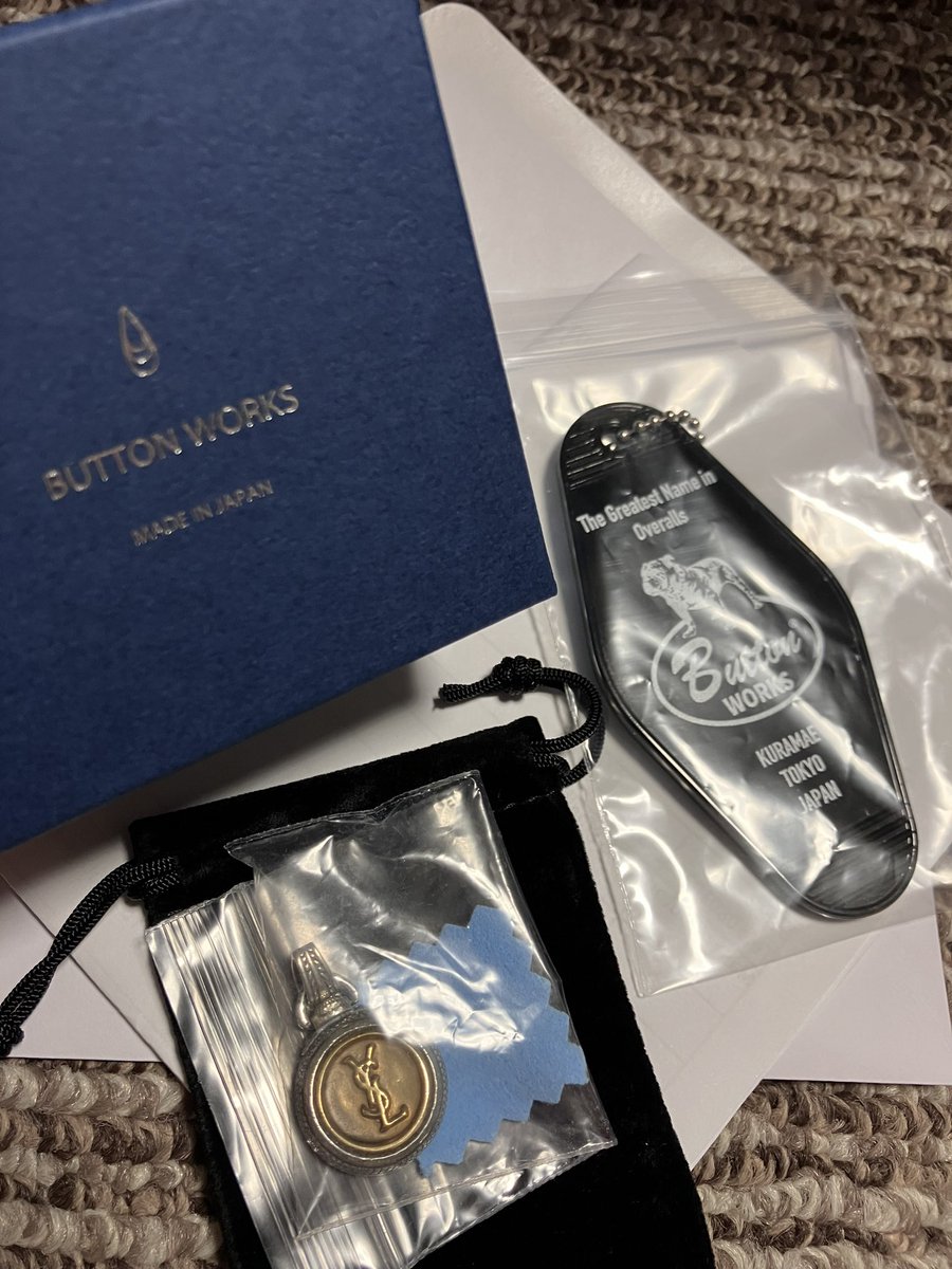 just_do_it_rui's tweet photo. ラリースミス x ボタンワークス
YSL Vintage Button Pendant
買ったらBW Motel Key Tag #2
が付いてくる幸せ♪
#LARRYSMITH
#BUTTONWORKS
#ラリースミス
#ボタンワークス
#YSLVintageButtonPendantTop
#BW
#MotelKeyTag https://t.co/gIbrByfgZE
