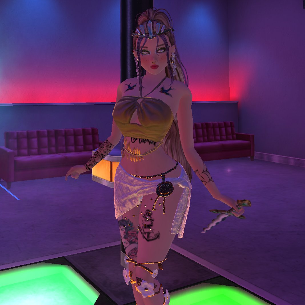 RubyonAva14's tweet photo. Random players who i found it attractive at club 🪩🥂 #Avakin #Avakinlife https://t.co/2t4x88rqqH