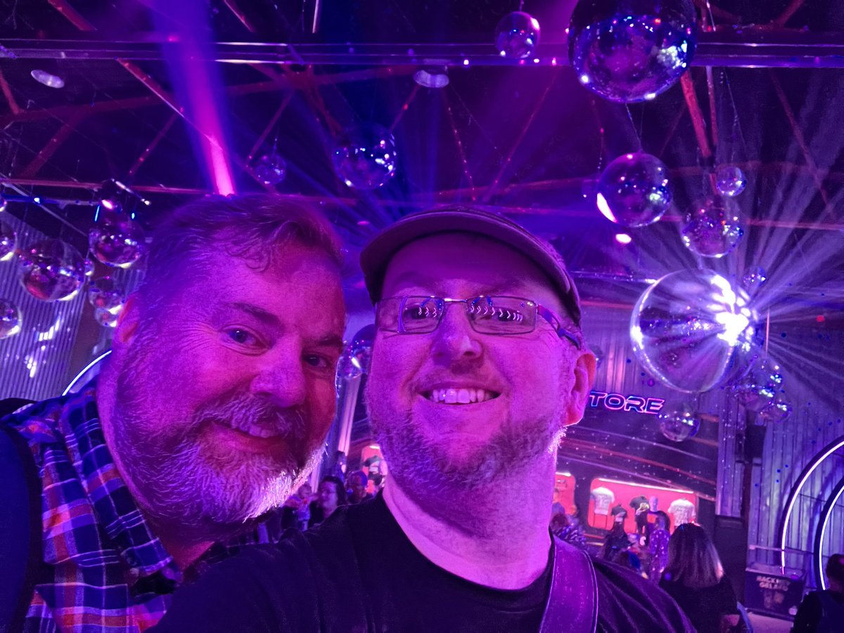 richjpart's tweet photo. @stejm1975 ready set and ready to @starlightlondon https://t.co/HpJXvyAnid