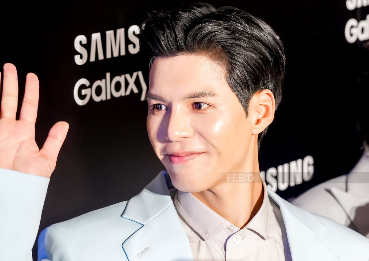 feed_4_future's tweet photo. จริงๆ น่ารักมาก "คัลแลน–พี่จอง" เขินถูกชมใส่สูทหล่อ ขอบคุณทุกโอกาสที่เข้ามา 
.
นอกจากนี้สองหนุ่มยังเผยถึงเรื่องที่เอฟซีเป็นห่วงเวลาออกทริปแต่ละครั้ง พี่จอง กลายเป็นผู้ประสบภัย ล่าสุดโดนนกจิก เจ้าตัวบอกตกใจแต่ไม่เจ็บมาก จากนี้พวกเราจะระวังมากขึ้นครับ
.
ชมภาพทั้งหมดที่นี่ : https://t.co/2zHBLWPiWJ
.
#FeedForFuture 
#คัลแลนพี่จอง #พี่จองคัลแลน #คัลแลน #พี่จอง #ใจฟู
#컬렌cullenhateberry 
#hateberry
#cullenhateberry