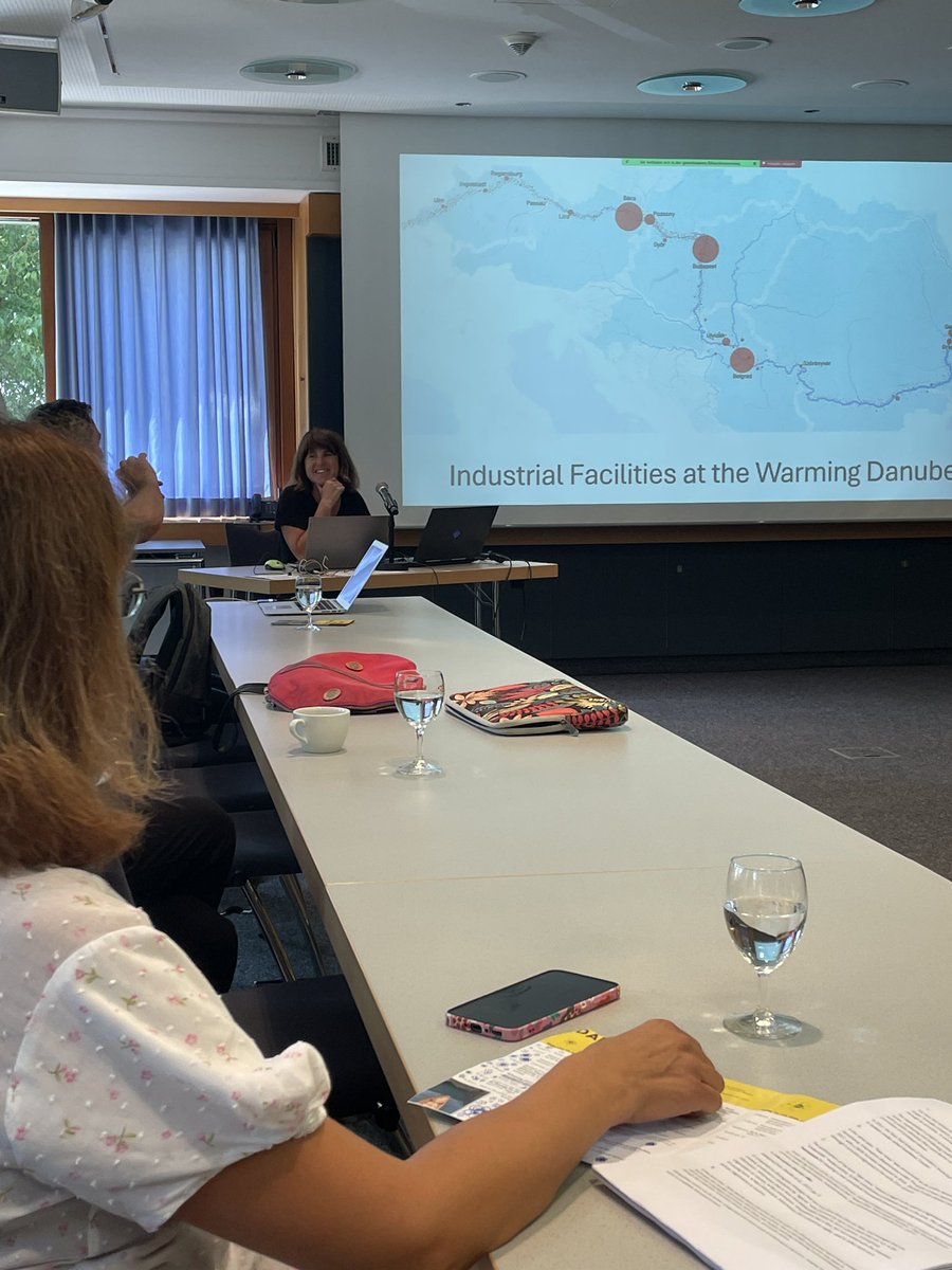 It‘s getting hot in here 🔥 . Data show rising temperatures of the #Danube collected by <a href="/Atlatszo/">atlatszo.hu</a>. Orsolya Fülöp presents this important investigation today in Ulm #MediaBootCamp #climatejournalism read more about it here: english.atlatszo.hu/2024/03/26/dan…