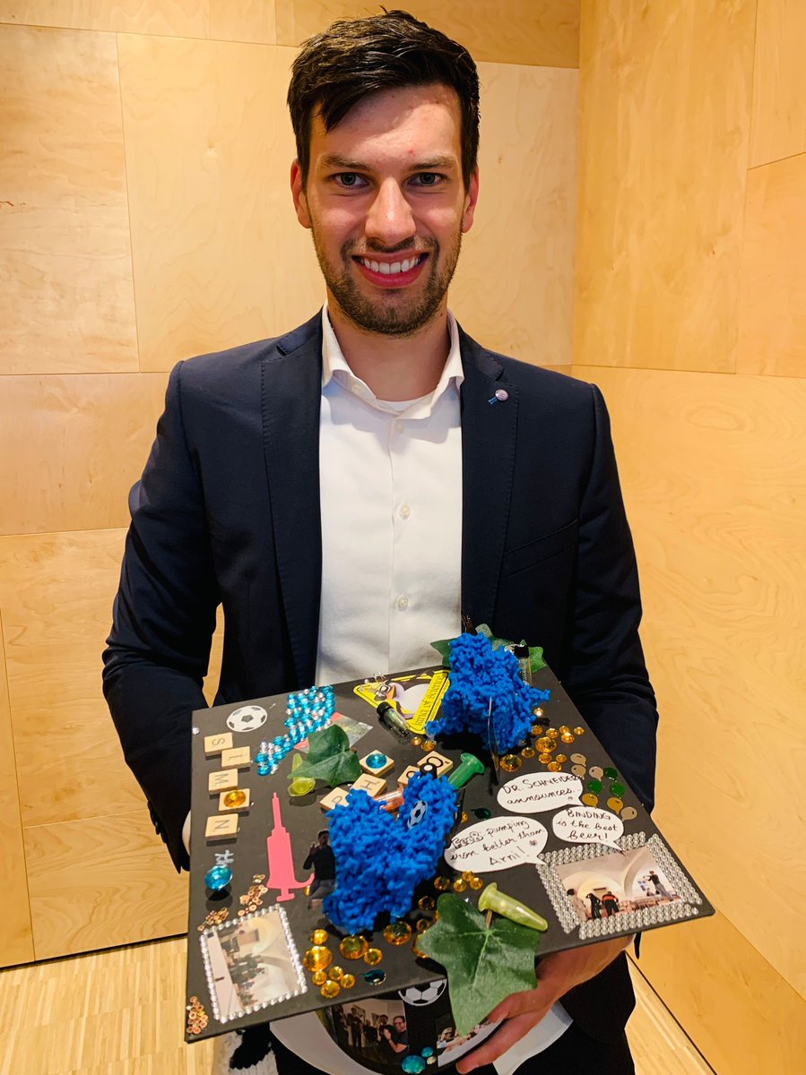 Warmest congrats to Simon Schneider who successfully defended his #PhD thesis on deciphering the structure and function of eukaryotic phosphate transporters🥳👏We wish him all the best and much success for his future professional journey! #biophysics #cryoEM #StructuralBiology