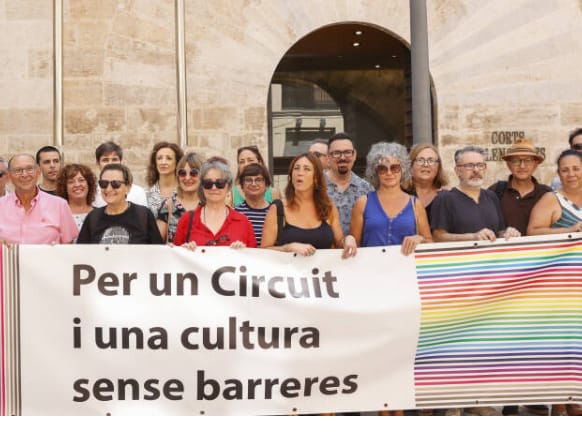 CULTURAIV's tweet photo. Senyor Barrera per un circuit i una cultura sense BARRERES! @IntersindicalV rebutja frontalment la decisió del govern valencià d'abolir el circuit cultural valencià.
#Perunaculturasensebarreres
👇👇👇 https://t.co/2Ht9ZBgEpv