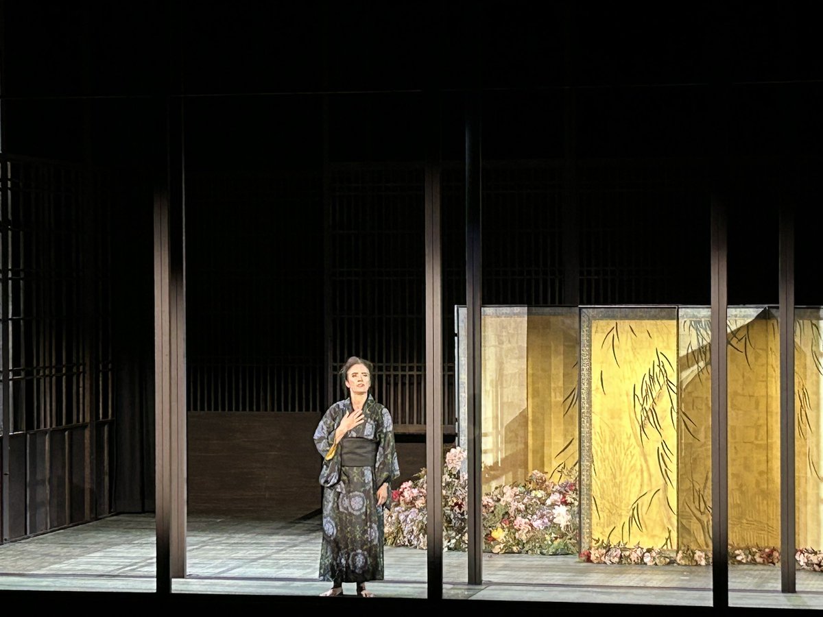 ManuelBrug's tweet photo. #madamabutterfly @festival_aix was a tame, old fashioned chamber play with an austere conductor #danielerustioni. #andreabreth was unsure between Asian pantomimes and no Asian makeup 💄 @ErmonelaJaho was as glorious touching as ever, @LhoteLionel was a fine #sharpless 💔🔪👶🏻ä https://t.co/SXaw8QFtnd