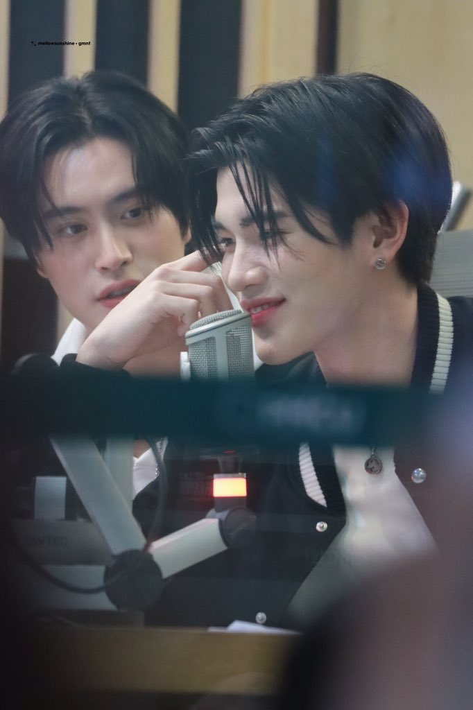 _mellowsunshine's tweet photo. ✦
11072024

มองกันขนาดนี้ 💖

——

GF CONCERT PRESS TOUR

@gemini_ti @tawattannn 
#Flex1045xGeminiFourth
#เจมีไนน์โฟร์ท #GeminiFourth https://t.co/vzlwx2yDy4