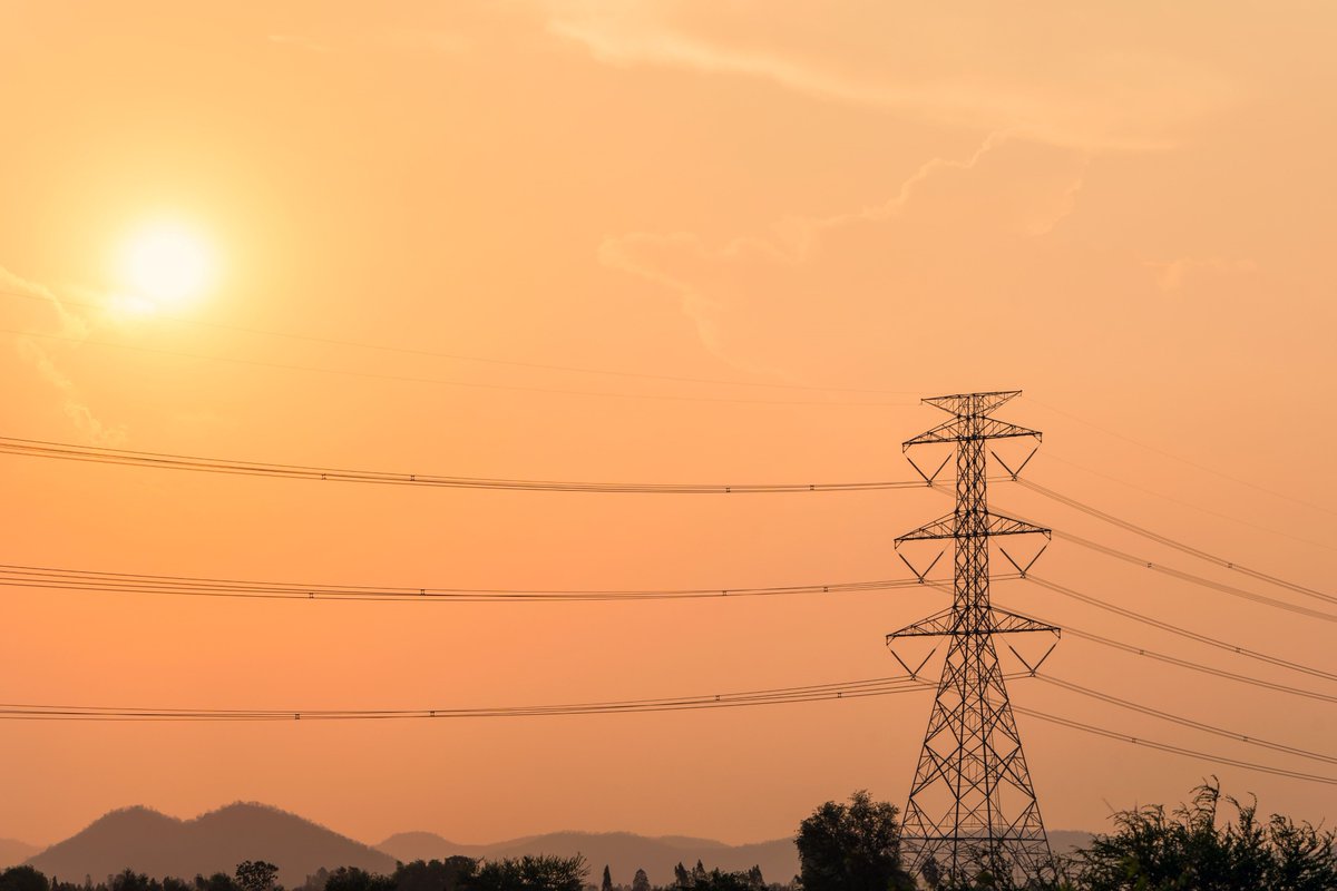 EU_ACER's tweet image. 📢Regulators call on the new @Europarl_EN, @EU_Commission &amp;amp; @EUCouncil to focus on key #electricity &amp;amp; infrastructure challenges to deliver a #decarbonised, consumer-centric &amp;amp; competitive #ElectricitySystem in 2030 &amp;amp; beyond

ACER-@CEERenergy position paper👉acer.europa.eu/news-and-event…