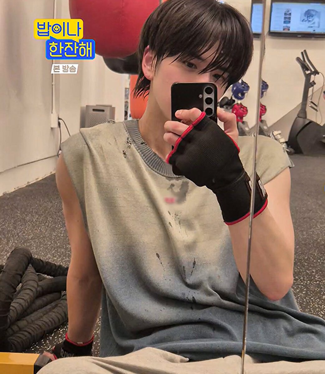 운동하고 난 후에 
이렇게까지 
청초하고 사랑스러울 수 있다는 사실
살면서 처음 알앗다