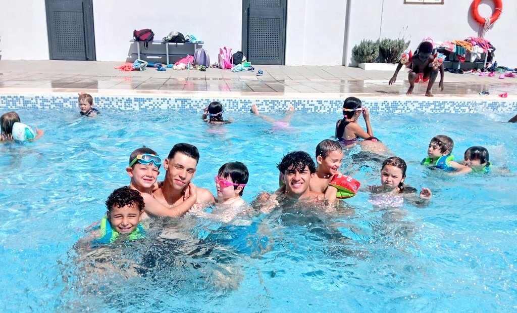 CBClaret's tweet photo. Minicampus verano... llegando al final del tercer turno 🏊♀️🏀🎨🎉 #goPickenclaret #minicampus https://t.co/cUvHZkxV5D