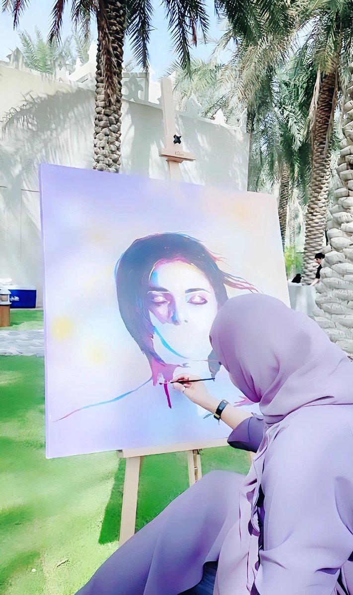 ولنا أحلام كنخلة مريم 
نهزها سعياً .. فتتسّاقط واقعاً أجمل 💜✨️