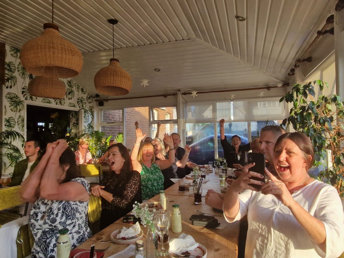 ALL4UFOSTERING's tweet photo. 🍰🧆⚽2nd of our Fostering Fortnight meals. Such wonderful downtime together, to top it off England won !🍧🍲⚽ https://t.co/2157vndI6s