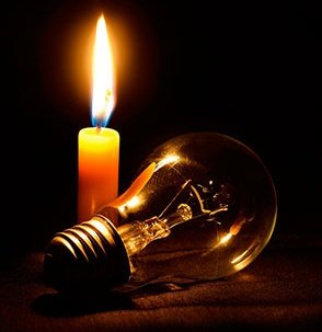 #11Jul #Carabobo #Valencia #SinLuz Reportan los vecinos de varias comunidades en las parroquias San Blas, Miguel Peña, San José estar sin electricidad 6 horas, desde la 12:20 a las 6:20 am
Sin saber si fue falla o racionamiento
Quién más sin electricidad? 
#DesdeMiComunidad