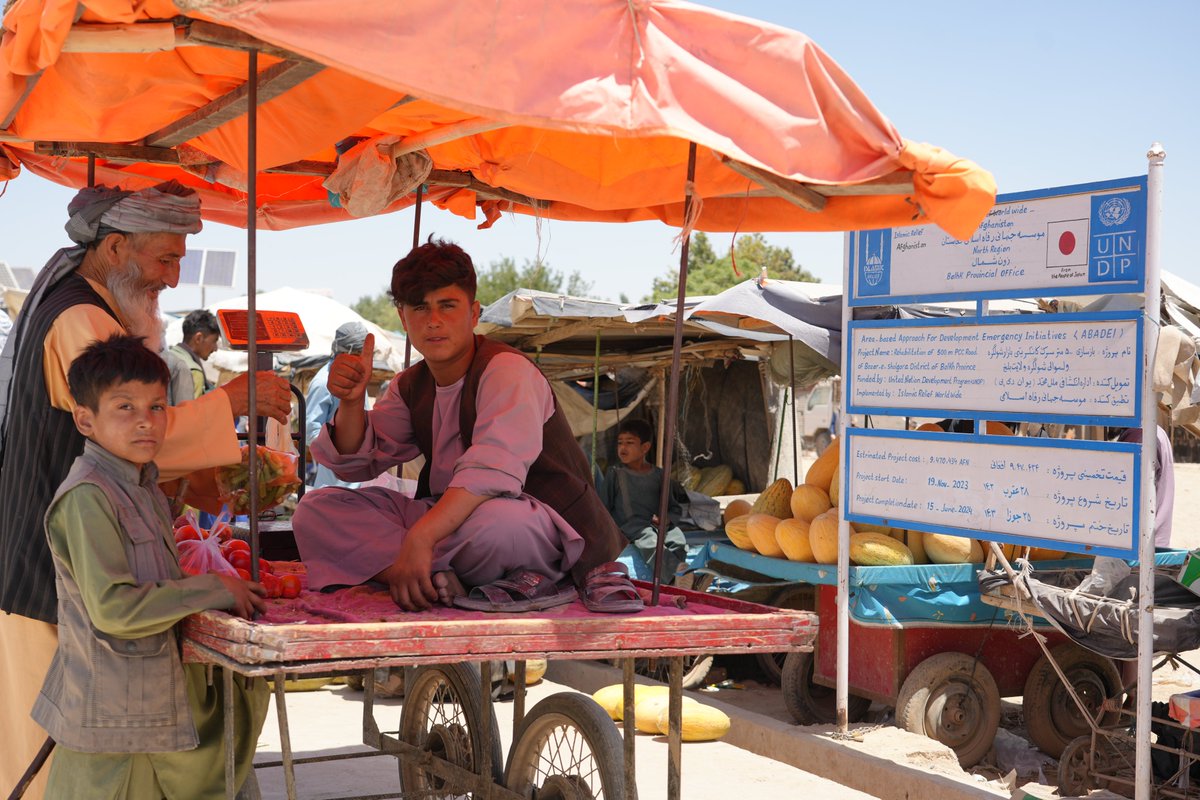 IslamicReliefAF's tweet photo. A good road connection is crucial in providing better linkages to markets.

Through the @UNDP's #ABADEI Programme -#IslamicRelief constructed a critical 500-meter-long feeder road passing through the Sholgara market in Sholgara district in #Balkh province. 1/2

@UNDPaf @UNAMAnews https://t.co/Nd61SOCJAT