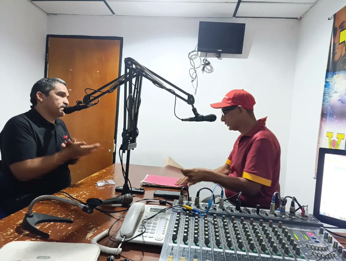 #Cojedes! <a href="/EdgarAugusto31/">Edgar A Villanueva L. (Ph.D)</a>
Desde la 104.7 FM Visionaria en el programa Detrás del Volante, conversando sobre la coyuntura electoral de Venezuela, dónde la Fuerza Trabajadora es protagonista para la continuidad del Proyecto de Bolivar y Chávez! 

Avanzando! Vamos con Fuerza 💪