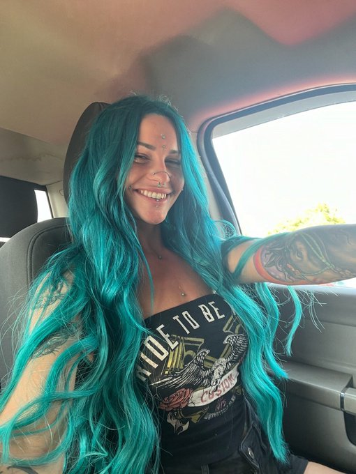 New hair who dis?!  Get you a HEAVILY discounted sub to my private telegram channel today! DM me!   Cashapp
