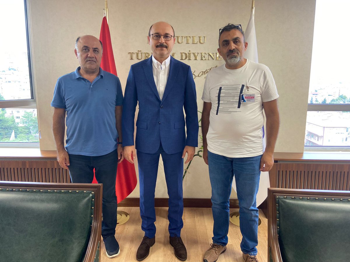 Memur Emeklileri Platformu Başkanı Sayın Muhittin Avşar ve üye Ali DOĞAN ziyaretimize geldi.
Memur emeklilerimizin yaşadığı ekonomik zorlukların giderilmesi için gayret ortaya koyan Sayın Avşar ve arkadaşlarını tebrik ediyorum.
Türkiye <a href="/Kamu_Sen/">Türkiye Kamu-Sen</a> olarak, özellikle seyyanen zammın