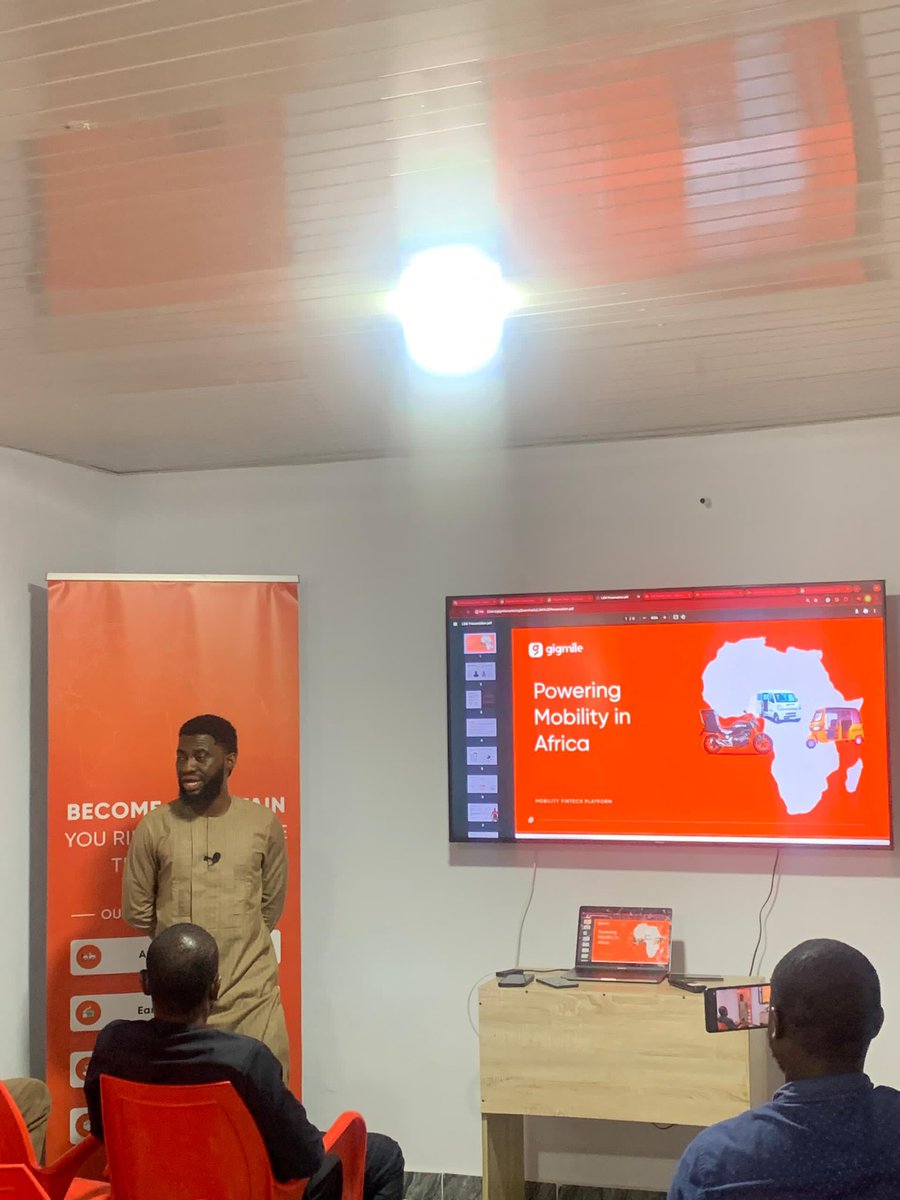 StartupLagos's tweet image. Our fifth stop on the innovation tour was Gigmile

We explored their cutting-edge logistics solutions, and it was exciting to see how they're transforming the logistics landscape in Nigeria

 #InnovationTour #Gigmile