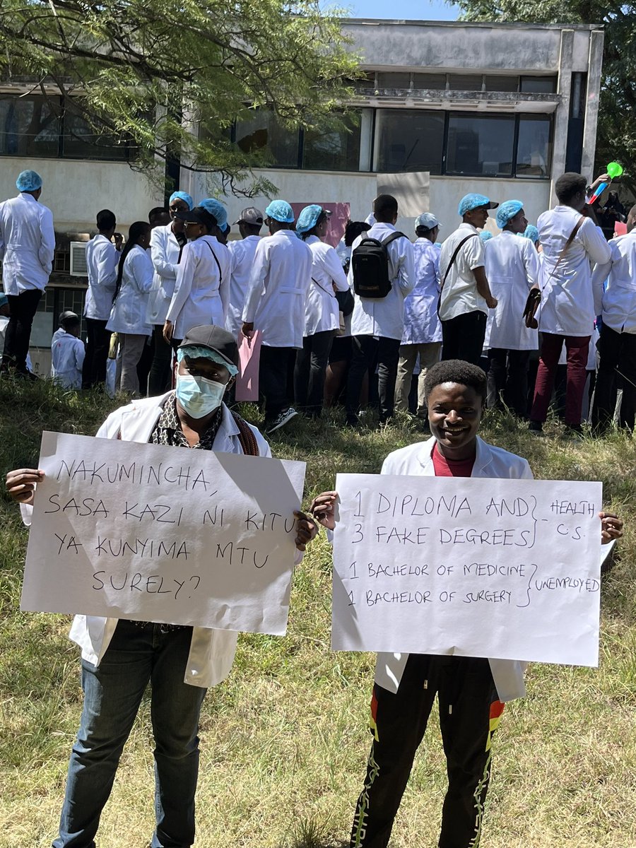 walt_twote's tweet photo. Suzie out! 🥳
Manifesting works guise 😂
#PostMedicalInterns
#EmployDoctors
#RutoMustGo https://t.co/pbaTnsgzVR