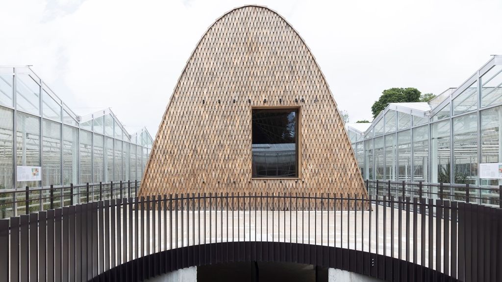 PMVnv (@pmvnv) on Twitter photo De Groene Ark in de Plantentuin Meise demonstreert hoe moderne architectuur en milieubewustzijn hand in hand kunnen gaan. Het nieuwe paviljoen werd gecreëerd in samenwerking met o.a. Kebony (dat PMV als aandeelhouder heeft).
Meer info: wllw.co/AgUzzFcqn De Groene Ark in de Plantentuin Meise demonstreert hoe moderne architectuur en milieubewustzijn hand in hand kunnen gaan. Het nieuwe paviljoen werd gecreëerd in samenwerking met o.a. Kebony (dat PMV als aandeelhouder heeft).
Meer info: wllw.co/AgUzzFcqn