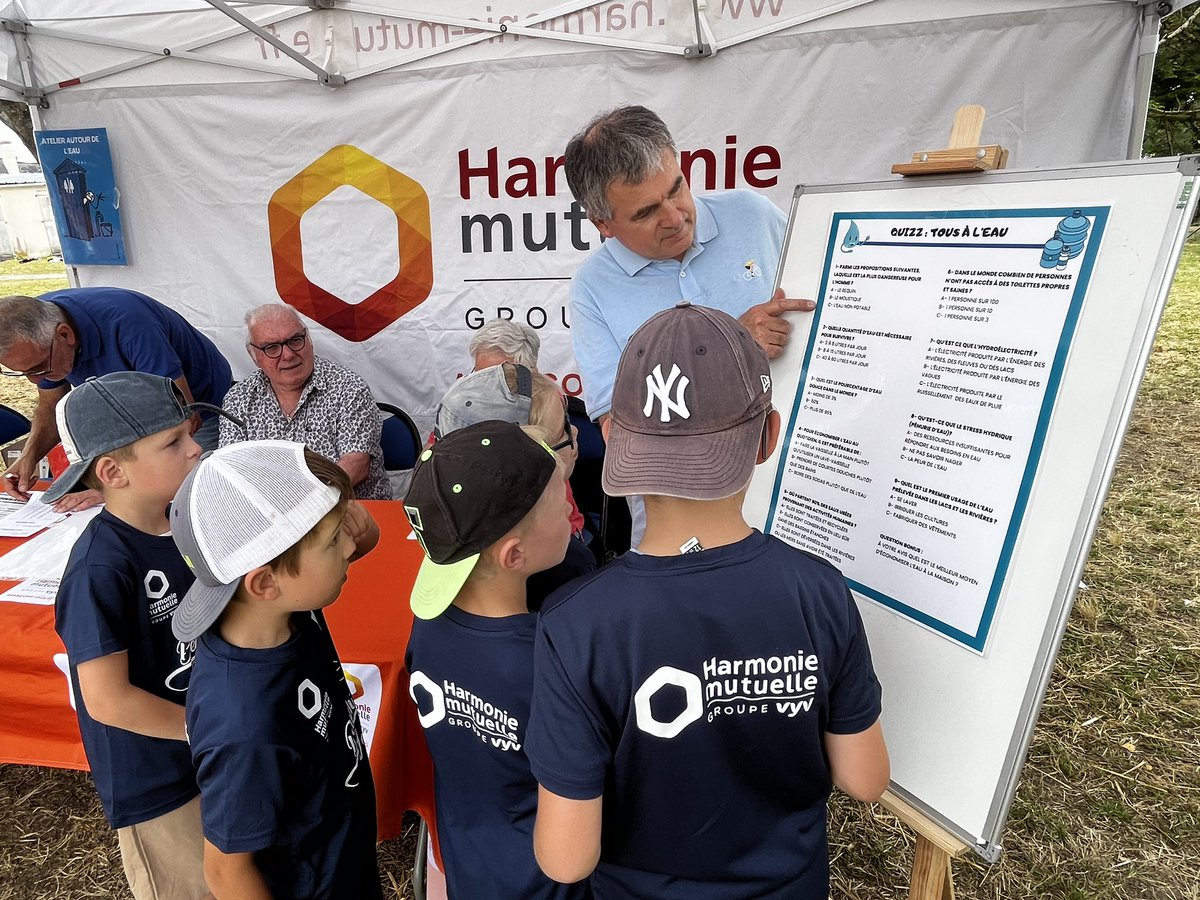 LigueFootLFPL's tweet photo. [Tournée #BeachVert]

🔥Après une belle étape hier à #StPhilbert, le record de l’édition 2024 est battu ce jeudi avec déjà 180 enfants à @VilledeBeaufort 👏 Merci @hmutuelle @CAAnjouMaine @pasquier_fr @apfhandicap 👌 https://t.co/dfOoTXnpvT