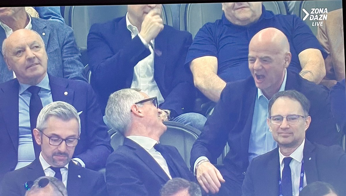 ZZilianismo's tweet photo. #FJFA e #UEFA minacciano la #FJGC: "Se passa l'emendamento #Mulè avrete sanzioni e l'Italia perderà gli #Europei2032.
Riuscirà #GRAVJNA ancora a proteggere il #brand?
Dopotutto, sappiamo bene chi ha i bilanci tarocchi.
Caporetto.
RT se sei d'accordo.
#Juventus #Inter #SerieA https://t.co/1aTRTtckLD