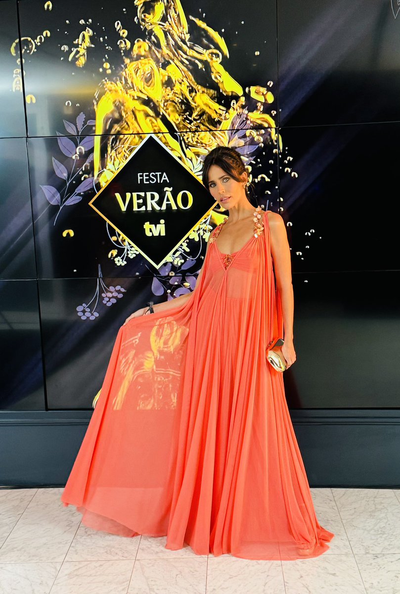 EusouBrunaAlvim's tweet photo. Festa de verão da @tvi vestida de Gabriel Daros ! 
#festaveraotvi https://t.co/tDeXEXAmpI