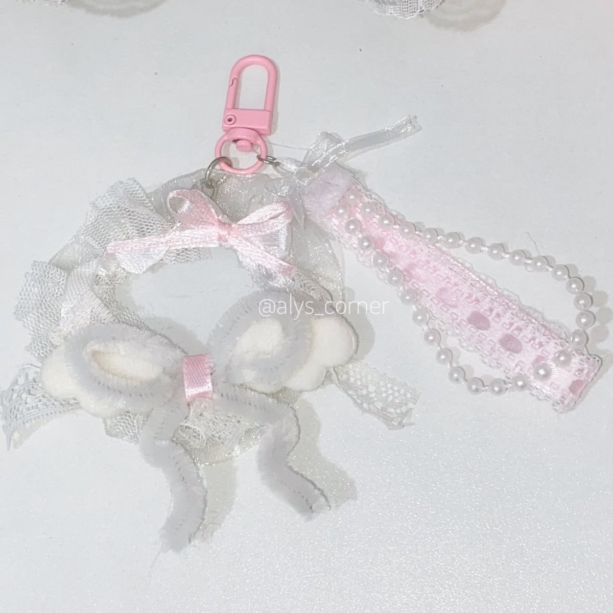 alys_corner's tweet photo. 🎀 {help rt} wts lfb deco lace keychain 
 
ೀ ◞ ◟‿◞ ೀ ◟‿◞ ೀ ◞ ◟‿◞ ೀ
         
mini lace ribbon keychain / pic customizable 

           = 250

ʚ mop : payo | dop (50% + 20 non refundable) 
ʚ mod : sco | jnt (no rush shipments)

reply / dm “mine” to claim 🎀 https://t.co/n2s7dyX9XU
