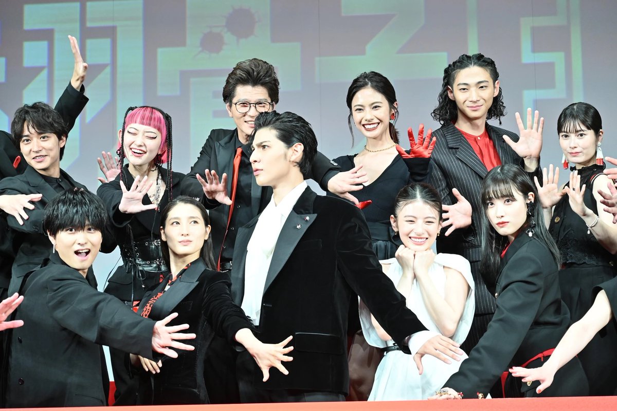 mezamashimedia's tweet photo. 映画『#赤羽骨子のボディガード』 #赤羽骨子FES.のレポート2本目を公開しました🌈 

#ラウール さん #奥平大兼 さん #髙橋ひかる さんらには「赤羽骨子にバレないようにミッションを遂行しろ」という指令が😎

赤羽骨子こと #出口夏希 さんはいきなり踊り出した #かなで さんに「なんか踊ってる…」とつぶやき…🤔

@akabanehonekomv 

https://t.co/8aSBEjjFZT