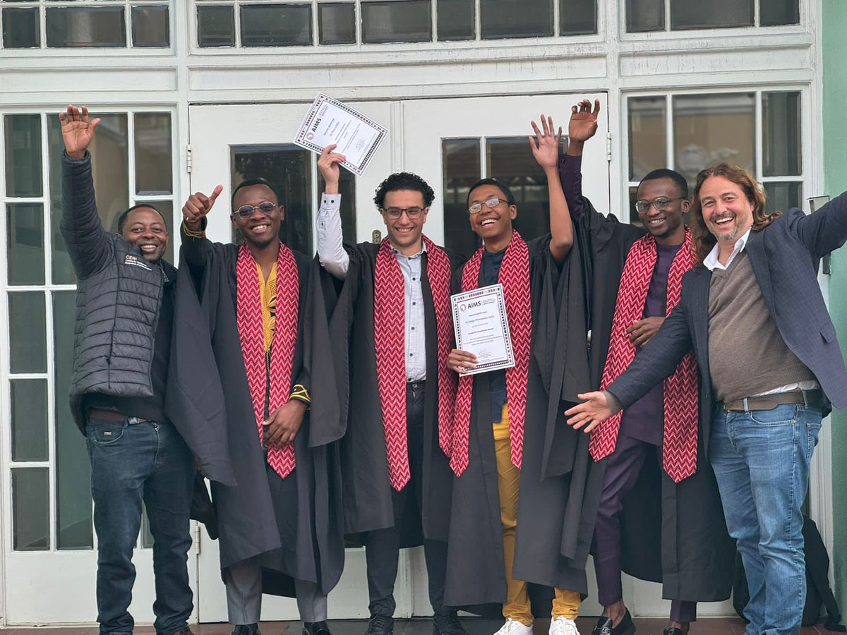 GasparyEugene's tweet image. Congratulations AI graduands! It was a great momement to celebrate with Prof Tulio who has been on front to promote the application of AI approaches in translational research &amp;amp; developing ealry warning  systems for epidemic and pandemic preparedness #CERI #CLIMADE #AIMS