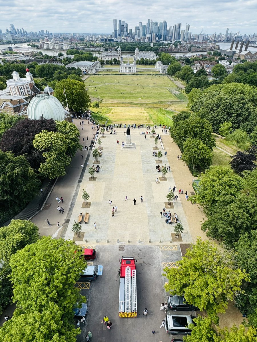 LondonFire's tweet image. Check out this amazing pic from @LFBGreenwich's 32m ladder! The crew conducted a drill on the Old Royal Naval College towers.

Exercises like these mean our firefighters can help you anywhere - including London's heritage buildings.

@orncgreenwich @RMGreenwich @theroyalparks