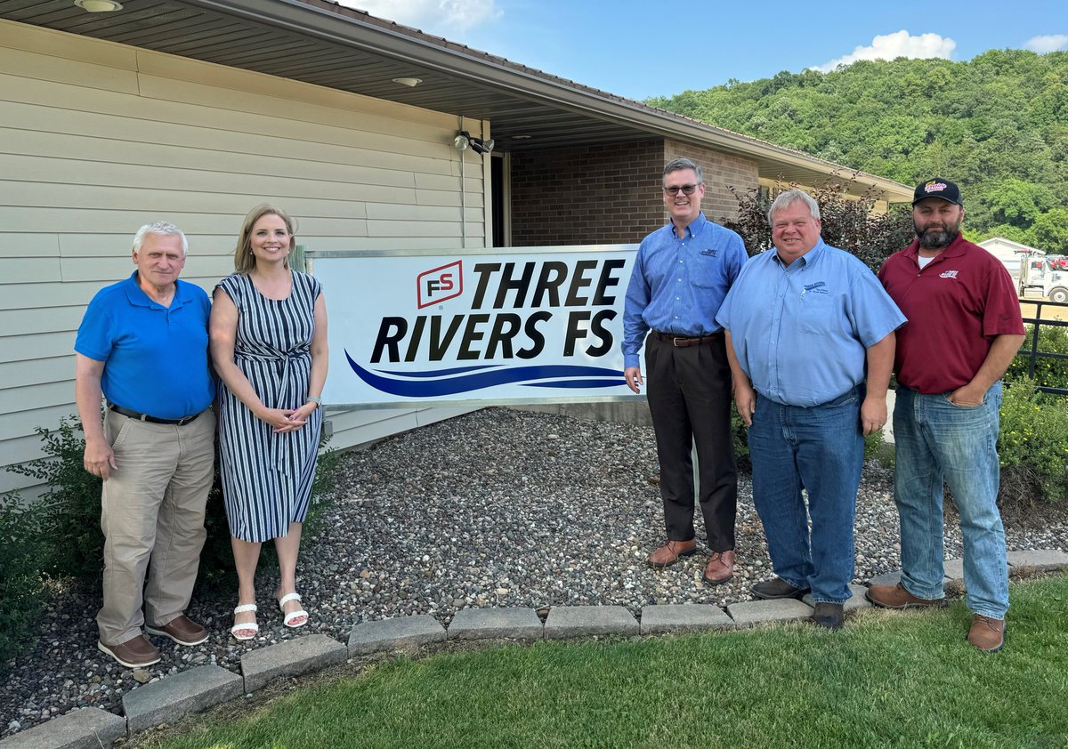 Representative, Ashley Hinson recently visited Three Rivers FS's Elkader location and discussed the farm bill, PRIA funding, energy policy, and other issues impacting agricultural and rural America.

Thank you to Representative Hinson and her staff for visiting!