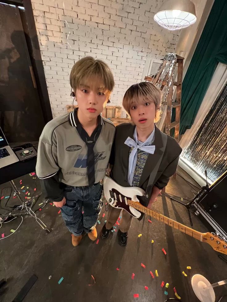 haii my name is ghost ^^

— he/they 07
— ults: seventeen, the boyz
— not new to #stantwt / #kpoptwt 
— all are welcome <3 
— pls interact! :3

ᡣ𐭩 /↺ appreciated !!!