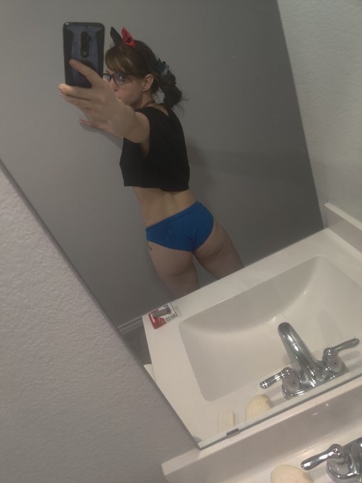 Look at how pale my butt cheeks are! https://t.co/TzGKPtJoky<a href="/tag/naked"class="tags"><span>#naked</span></a><a href="/tag/cigarette"class="tags"><span>#cigarette</span></a><a href="/tag/camgirl"class="tags"><span>#camgirl</span></a><a href="/tag/sexcam"class="tags"><span>#sexcam</span></a><a href="/tag/sexysmoker"class="tags"><span>#sexysmoker</span></a>