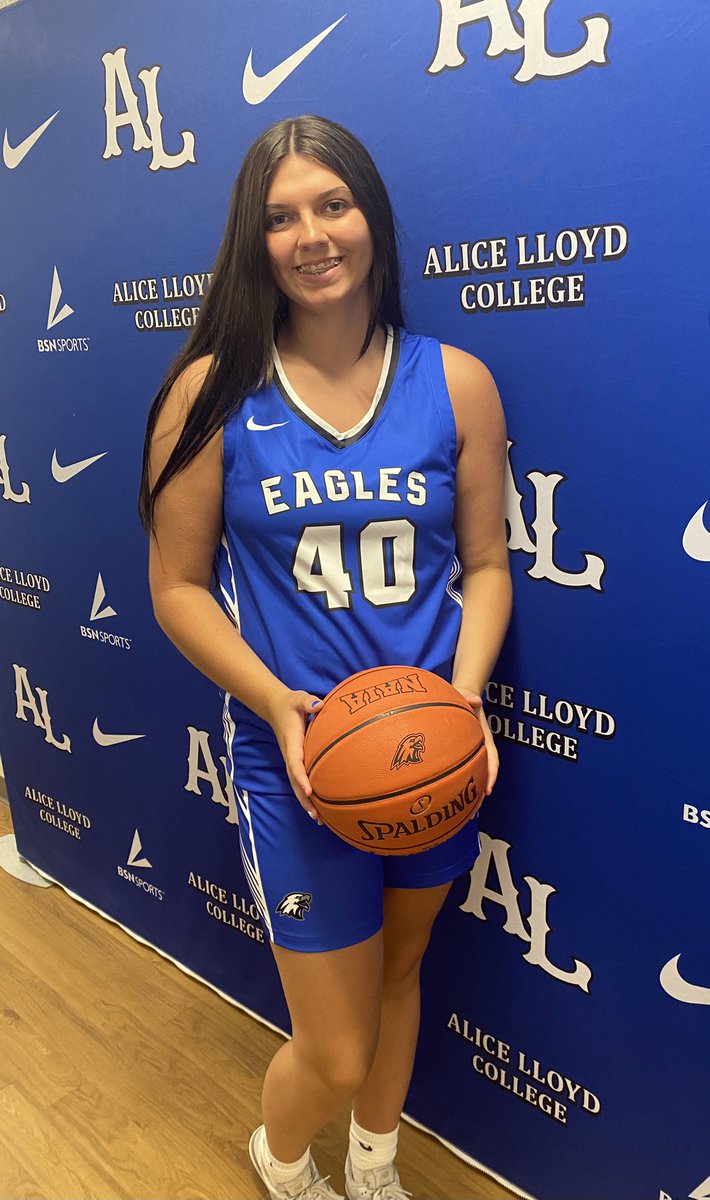 Kayla33028249's tweet photo. We had our first collage visit!! Carriann loved it at Alice Lloyd!! #goeagles #allicelloydcollege #basketball https://t.co/FaoCmI4uM8
