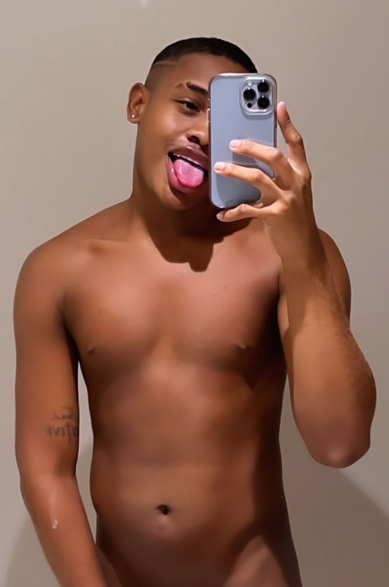 Buenos días🌤️😈

50% OFF 👉🏽 onlyfans.com/jeicol_dv 🥵