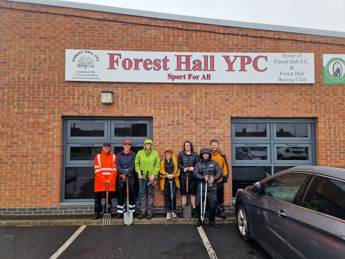 Huge THANK YOU to Becky and her kind volunteers and our good friends young Sam, Rob &amp; family for battling the over grown areas around the main pitch. Super stars! 🤩🤩🤩
Even the rain ☔️didn’t deter them from the task in hand 👏🏼 👏🏼👏🏼 #volunteering #community
