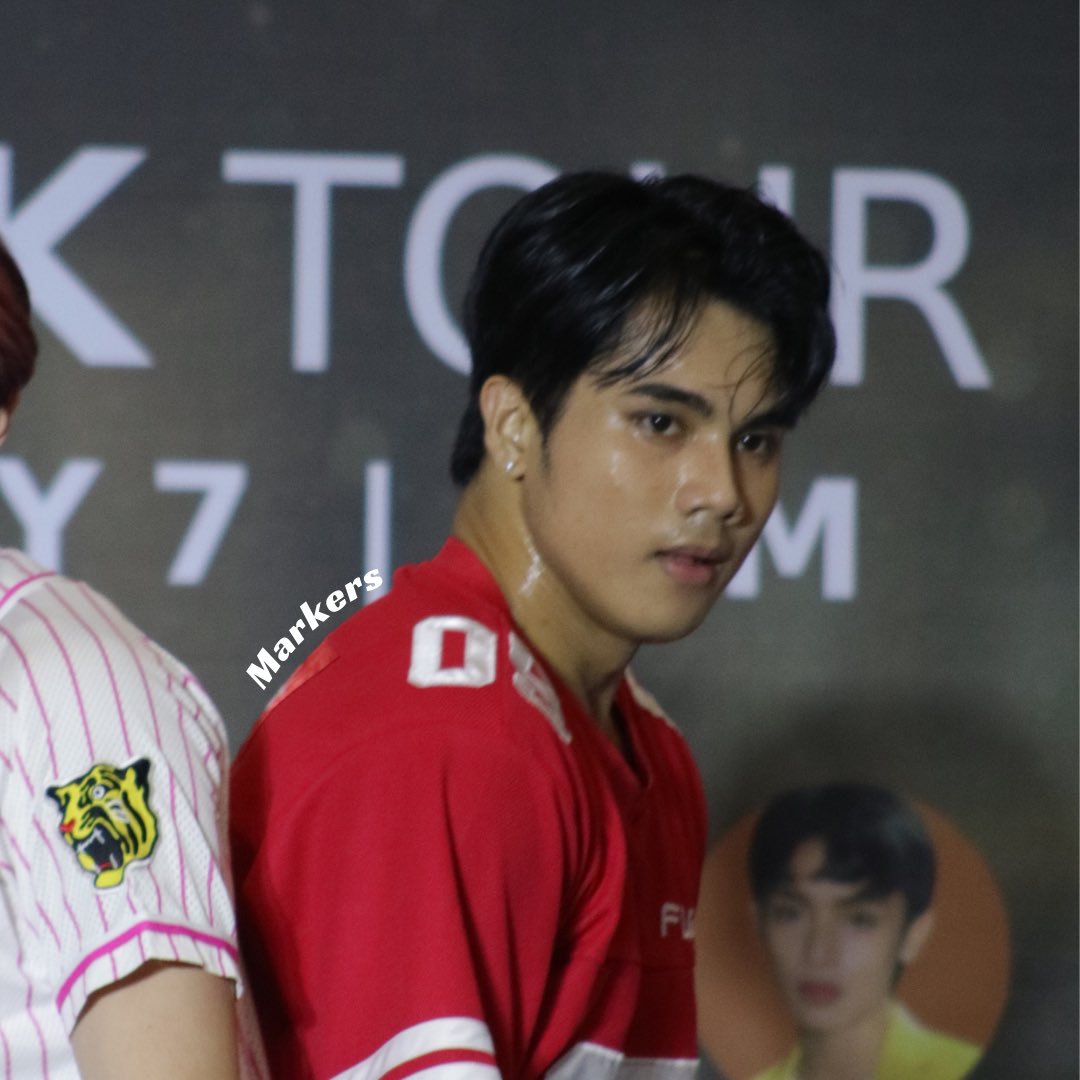 MarkersOfc's tweet photo. [070724] ‘Un/Happy For You’ The Get Back Tour
📍SM City, Masinag

📸 @filmsnclouds 

@1621bc_jm @1621BC @1621BCGuardians 
#1621BC #JMAsis #JM_Asis #1621BC_EP https://t.co/lOUx4BNVbt