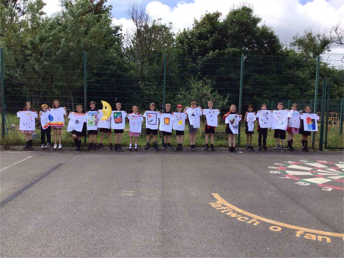Dosbarth Gwennol (@dgwennol) on Twitter photo Bore o hwyl yn peintio crysau-T gydag Emma a Sarah! A fun morning painting T-shirts with Emma and Sarah! <a href="/astrocymru/">AstroCymru</a> <a href="/STFC_Matters/">Science and Technology Facilities Council</a> <a href="/YsgolLlanhari/">Ysgol Llanhari</a> Bore o hwyl yn peintio crysau-T gydag Emma a Sarah! A fun morning painting T-shirts with Emma and Sarah! <a href="/astrocymru/">AstroCymru</a> <a href="/STFC_Matters/">Science and Technology Facilities Council</a> <a href="/YsgolLlanhari/">Ysgol Llanhari</a>