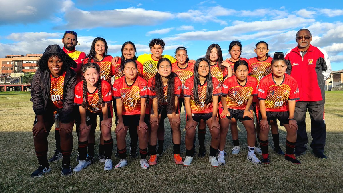 FEDEAZUAY's tweet photo. 📌 Continúa la buena racha de las futbolistas de @FEDEAZUAY de la categoría U-18, al sortear con goleada la segunda fecha de la Liga de Desarrollo Formativo, que auspicia la @FEFecuador.
Link:
https://t.co/K7xkh3Xb5z 
@DeporteEc 
✅#FDACunaDeCampeones https://t.co/OiyRcqHLMG