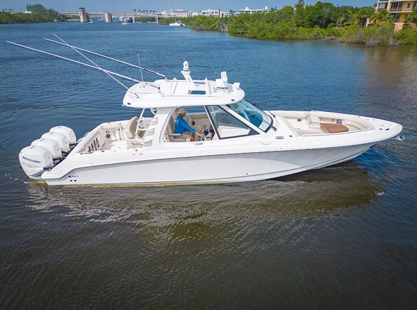 MilesYachts's tweet photo. NEW LISTING
2019 38ft Boston Whaler 380 Realm “MENTAL PAUSE”  she is in pristine condition and her quad 350 hp Mercury Verado outboards have low hours.

Our favorite features
• built in BBQ
• exterior fridge
• below deck AC

Asking: $549,000
Visit our website for more information

#excellenceinyachting #milesyachtgroup #milesyachts #BoatsNearYou #BoatShow #sealife #jupiterfl #fortlauderdale #miami #yachtlife #yachting #luxury #travel #YachtForSale #yachtnews #madeinusa