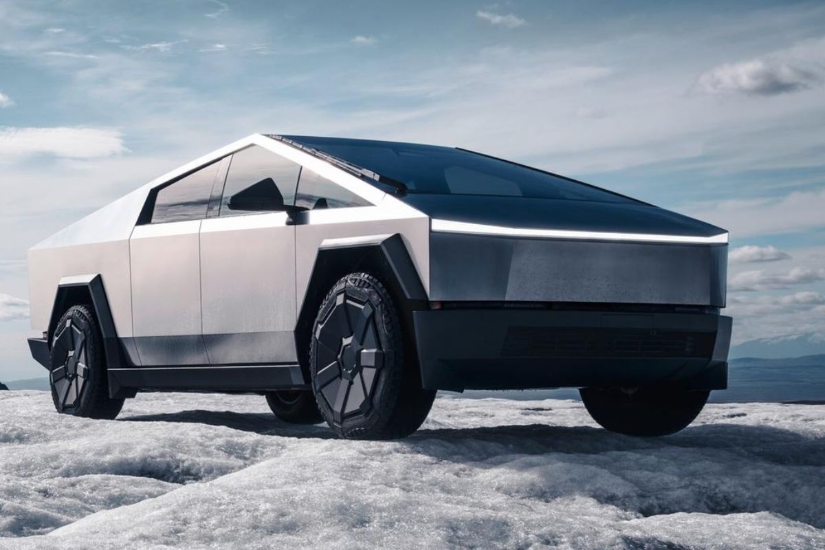 UsineTesla's tweet photo. Tesla améliore son Cybertruck avec un moteur plus efficace et plus fiable https://t.co/oBXgBkqLwX https://t.co/AafnW3DlKK