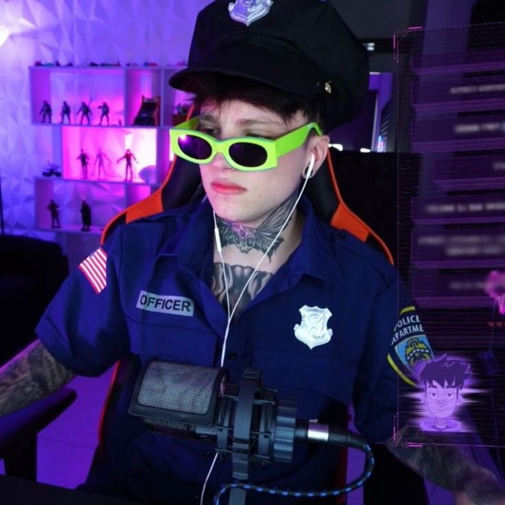 CoquetteSpace's tweet photo. Policía Cryboyer 🚨 y Crybaby 

Coloca aquí tu foto favorita de Cry y comenta porque te gusta tanto ⬇️
No olvides poner la tendencia 

XCRY EN MTVMIAW https://t.co/oAPWuHWaat