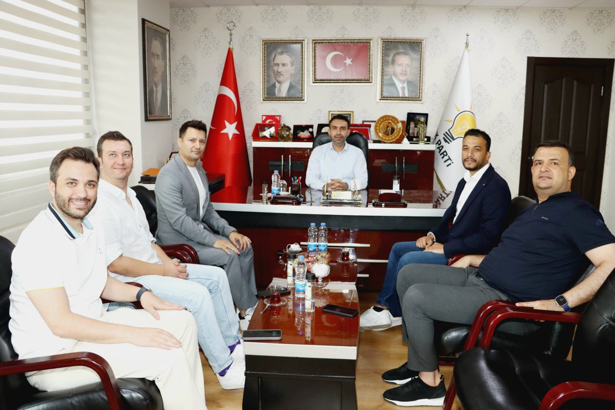akpartimersin's tweet photo. Mersin Dişhekimleri Odası Başkanı Sayın İlhan Karataş, Yönetim Kurulu Üyeleriyle birlikte İl Başkanımız Sayın Adem Aldemir'i makamında ziyaret ettiler. https://t.co/bhAlQxGRWu
