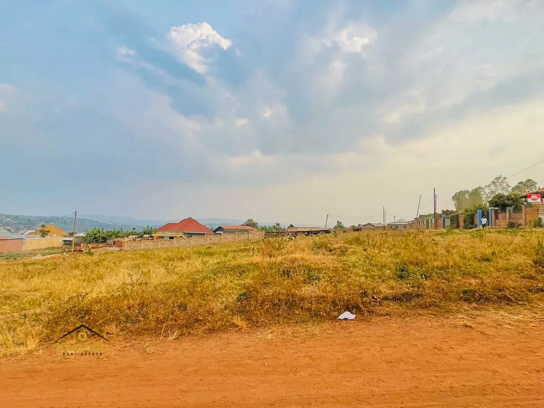 KwandaEstates's tweet photo. Residential 376 SQM plot for sale in Nyamata, Bugesera.
• 30 minutes drive to Sonatube and just 5 minutes to Nyamata city center.
Price: 20M RWF
For more info: 📞 +250788370360
#NyamataPlot #PropertyInvestment
#ScenicViews
#LandForSale
#EasyDevelopment
#RwandaProperty https://t.co/Cqz3MrhwEa