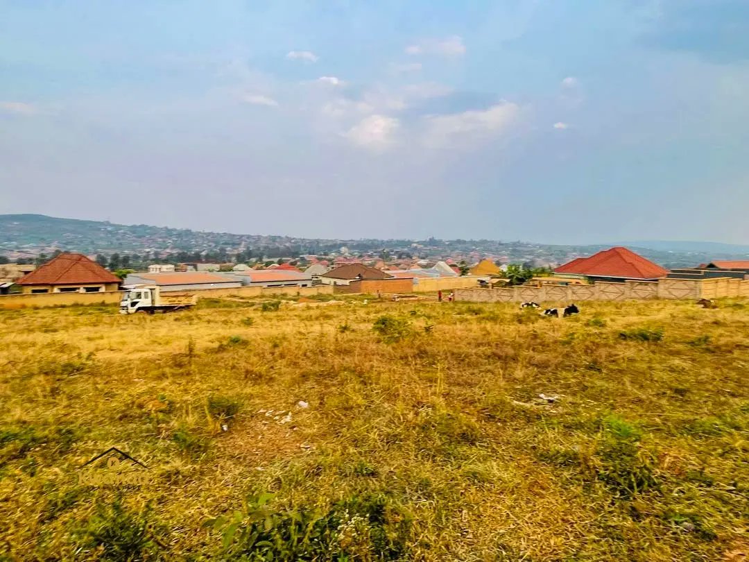 KwandaEstates's tweet photo. Residential 376 SQM plot for sale in Nyamata, Bugesera.
• 30 minutes drive to Sonatube and just 5 minutes to Nyamata city center.
Price: 20M RWF
For more info: 📞 +250788370360
#NyamataPlot #PropertyInvestment
#ScenicViews
#LandForSale
#EasyDevelopment
#RwandaProperty https://t.co/Cqz3MrhwEa