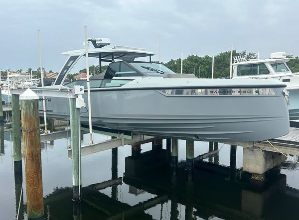 MilesYachts's tweet photo. NEW LISTING
2023 33ft Saxdor 320 GTO “BRAMATE”
She has a beautiful striking style with engines that have just 60 hours and under warranty till March 2026. She is a sports boat with comfort cruising!

Our favorite features
• powerful engines
• innovative features
• luxury amenities

Asking: $340,000
Visit our website for more information

#excellenceinyachting #milesyachtgroup #milesyachts #BoatsNearYou #BoatShow #sealife #jupiterfl #fortlauderdale #miami #yachtlife #yachting #luxury #travel #YachtForSale #yachtnews #madeinusa
