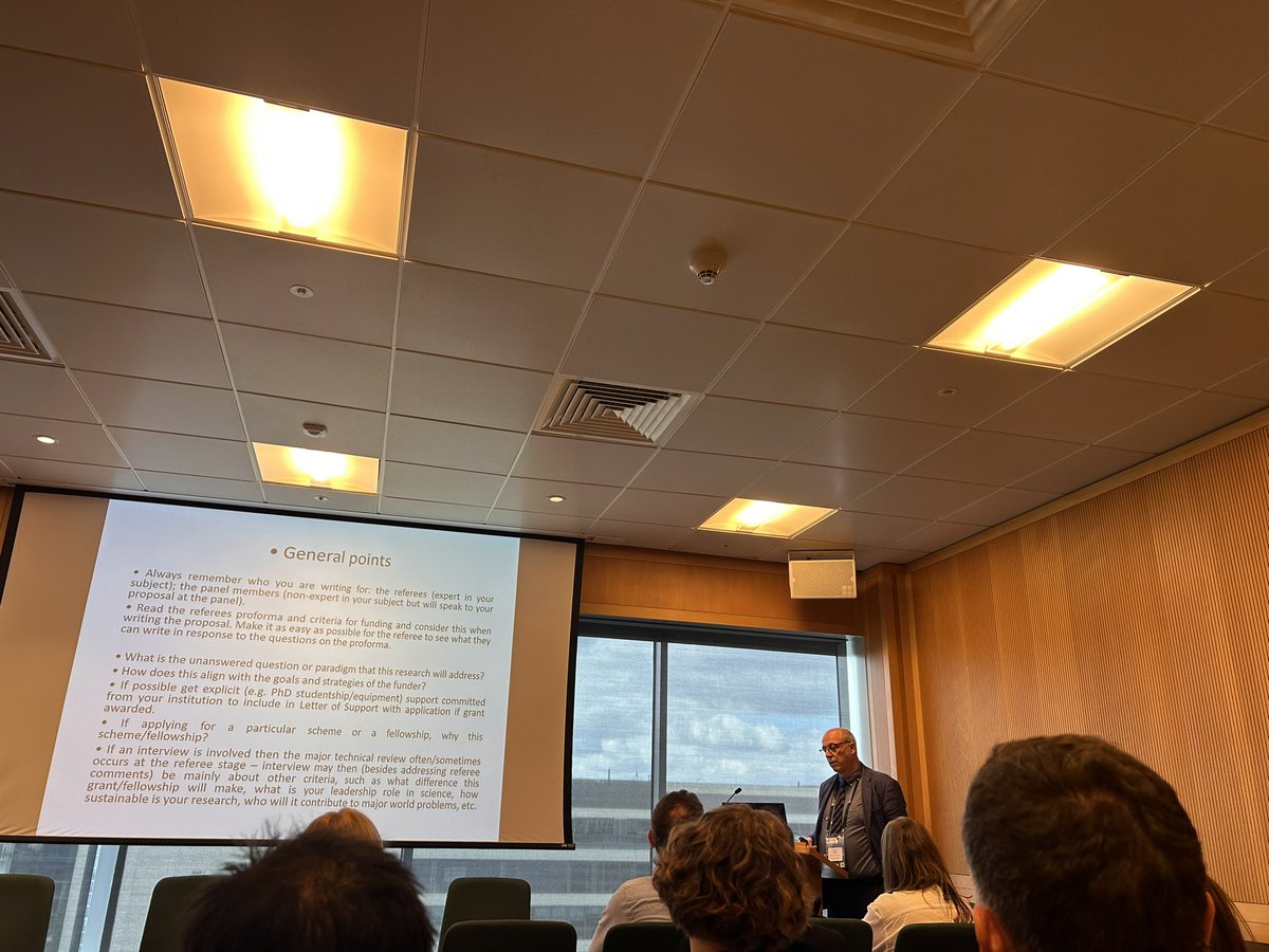 Nidhi Garg, Ph.D. (@nidhigarg1994) on Twitter photo Professor David A Leigh <a href="/ProfDaveLeigh/">Dave Leigh</a> explaining the tips and tricks of grants and applications. <a href="/EuChemS/">EuChemS</a> <a href="/EuChemS_Congres/">10th EuChemS Chemistry Congress</a> Professor David A Leigh <a href="/ProfDaveLeigh/">Dave Leigh</a> explaining the tips and tricks of grants and applications. <a href="/EuChemS/">EuChemS</a> <a href="/EuChemS_Congres/">10th EuChemS Chemistry Congress</a>