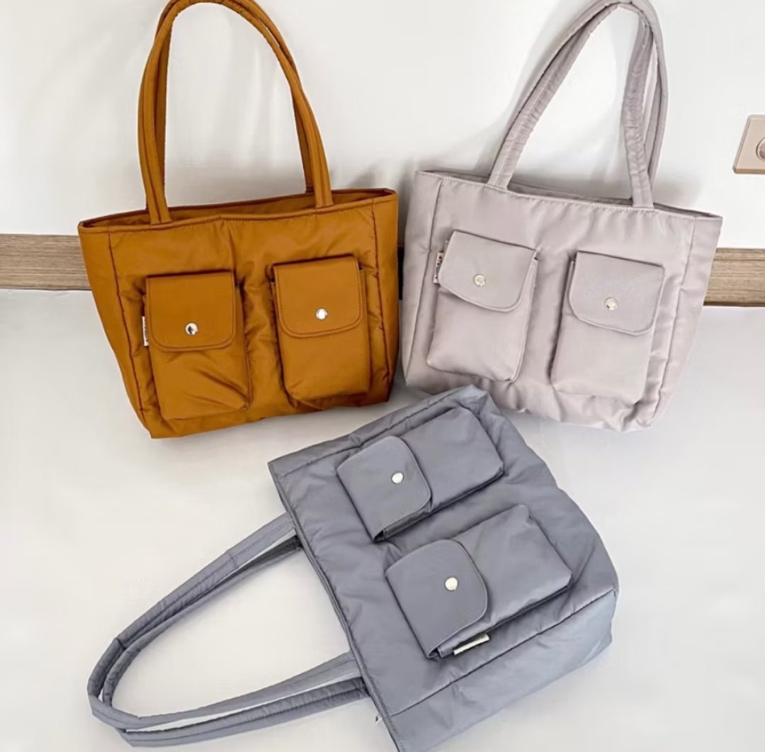 kkuma_eomma's tweet photo. Rekomendasi Totebag puffy bag 👛👜
Cocok untuk kuliah, kerja, dan ootd✨

🌻 A Thread 🌻 https://t.co/0gCop7uDbD